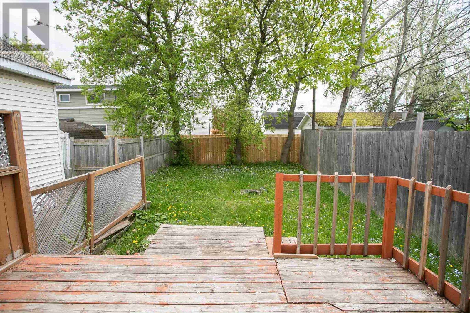 Photo de la propriété: 22 Pardee Ave ON P6B 1V8