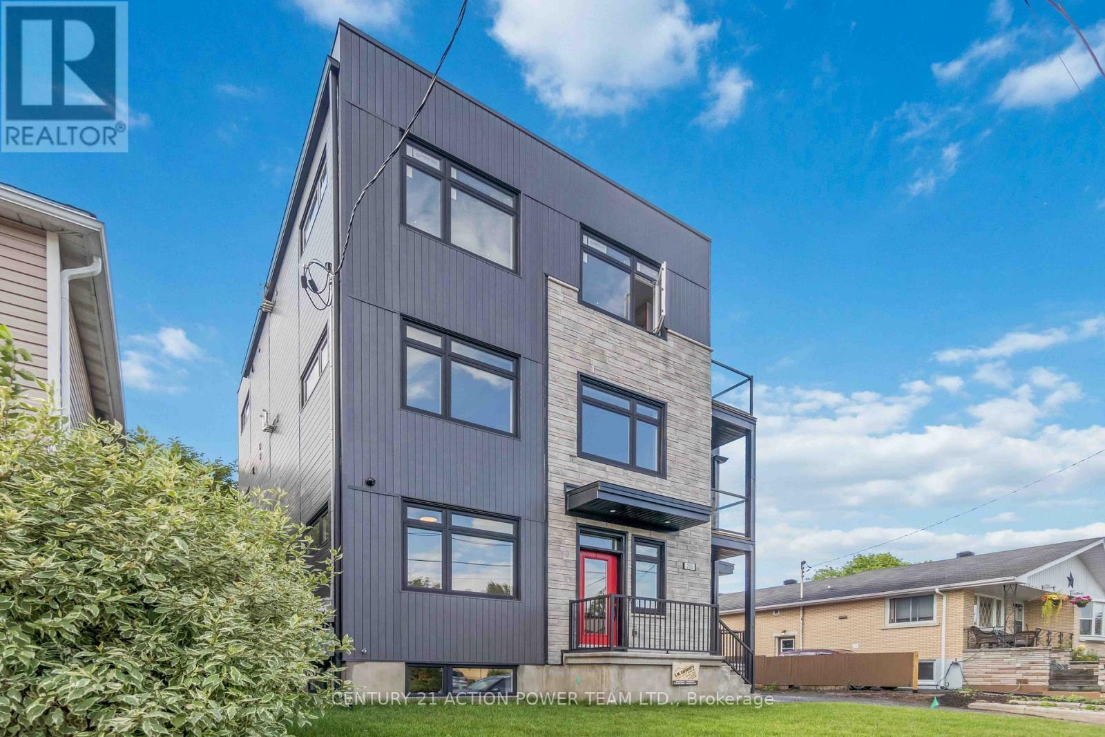 Property Photo: 280 Levis Avenue 1 ON K1L 6H6