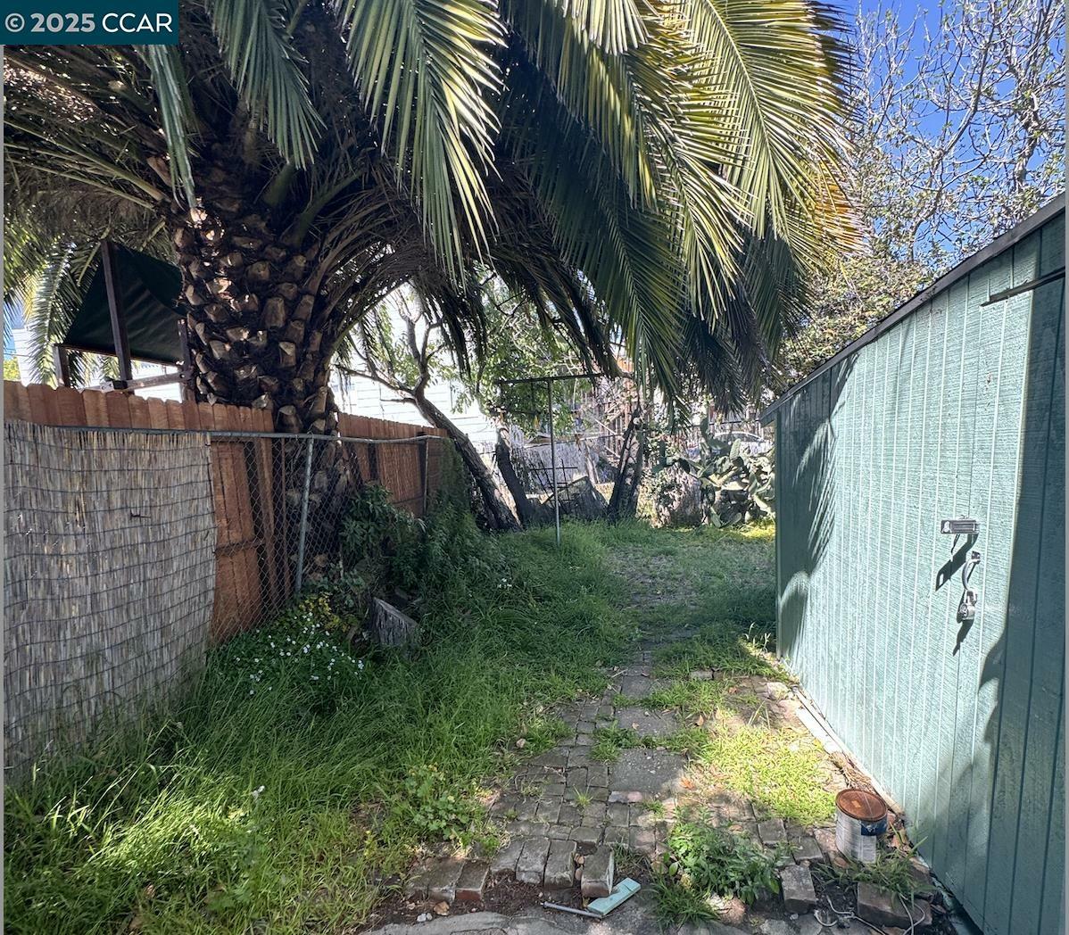Property Photo:  2012 E 15th St  CA 94606 