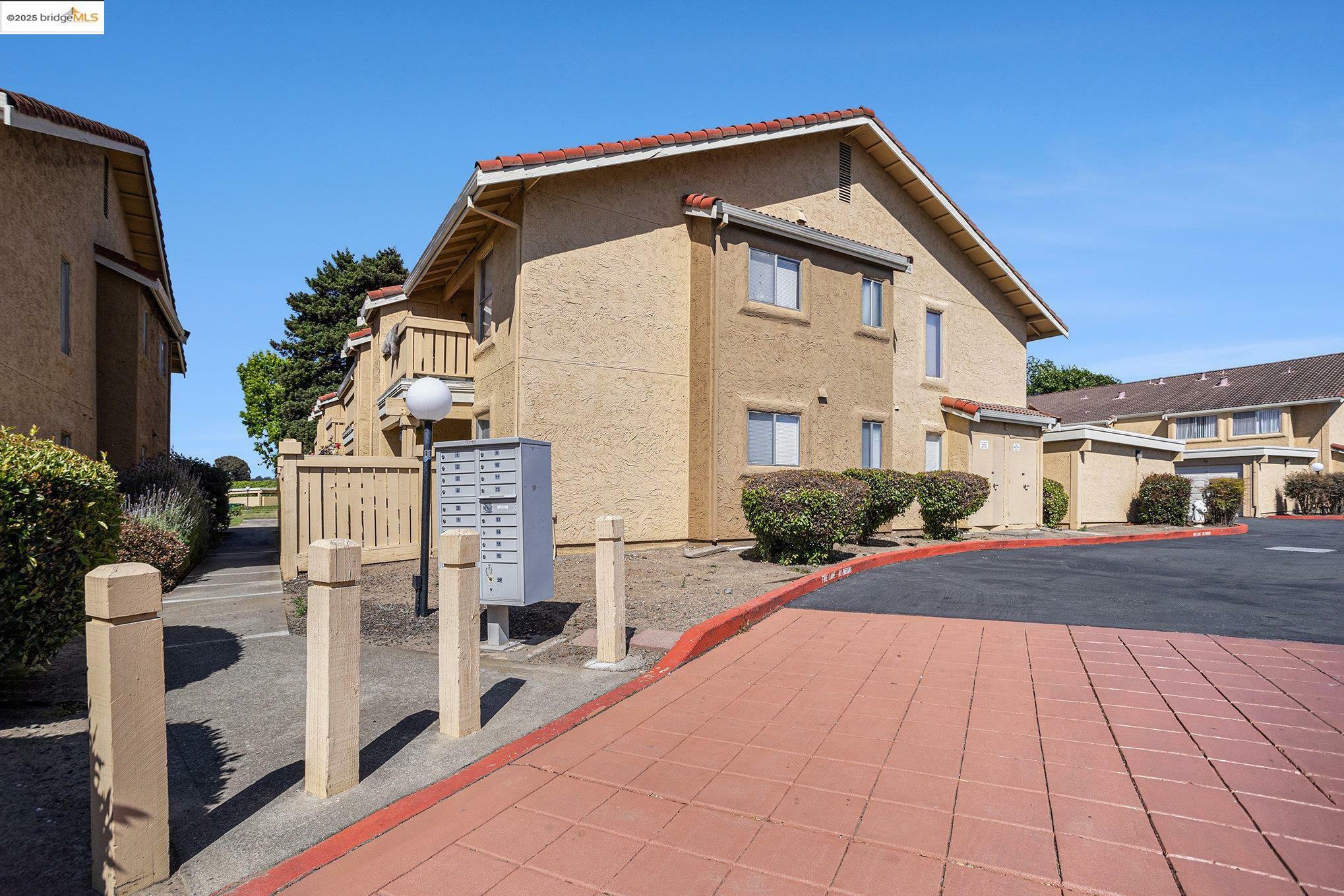 Property Photo: 45 Las Moradas Cir CA 94806