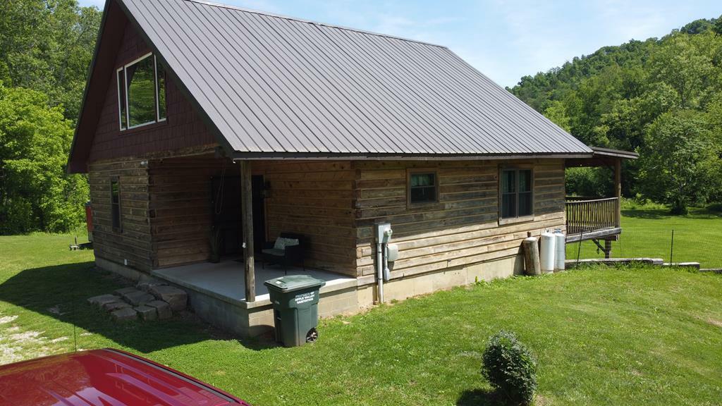 Property Photo: 408 Vanhoose Drive KY 41263