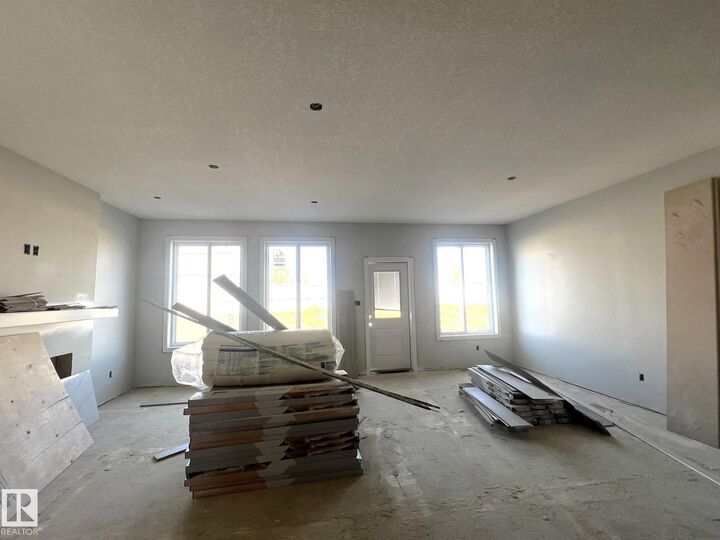 Property Photo: 61 Wynn Road AB T8L 1P3