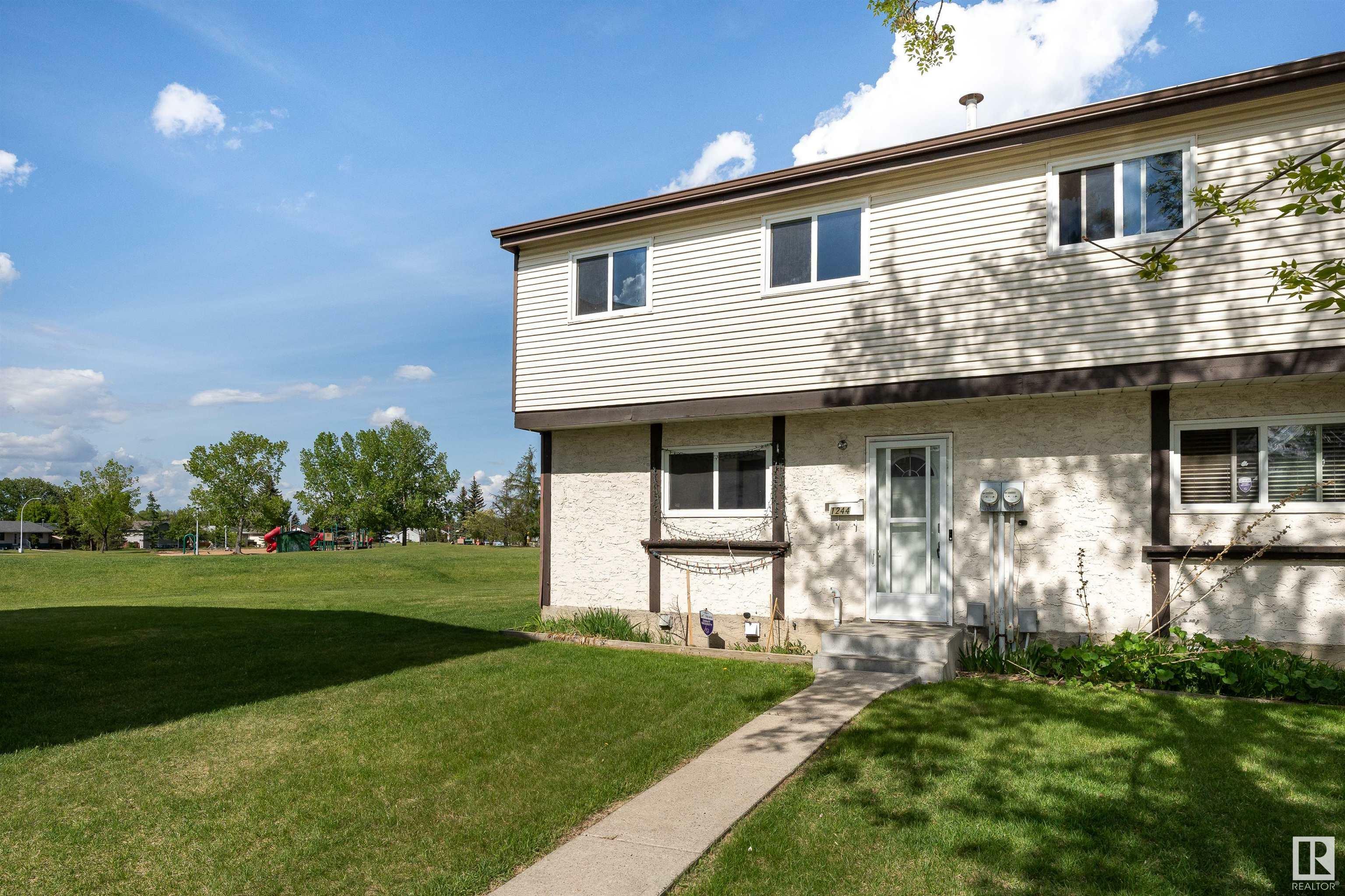 Property Photo: 1244 Lakewood Rd W NW NW AB T6K 3P2