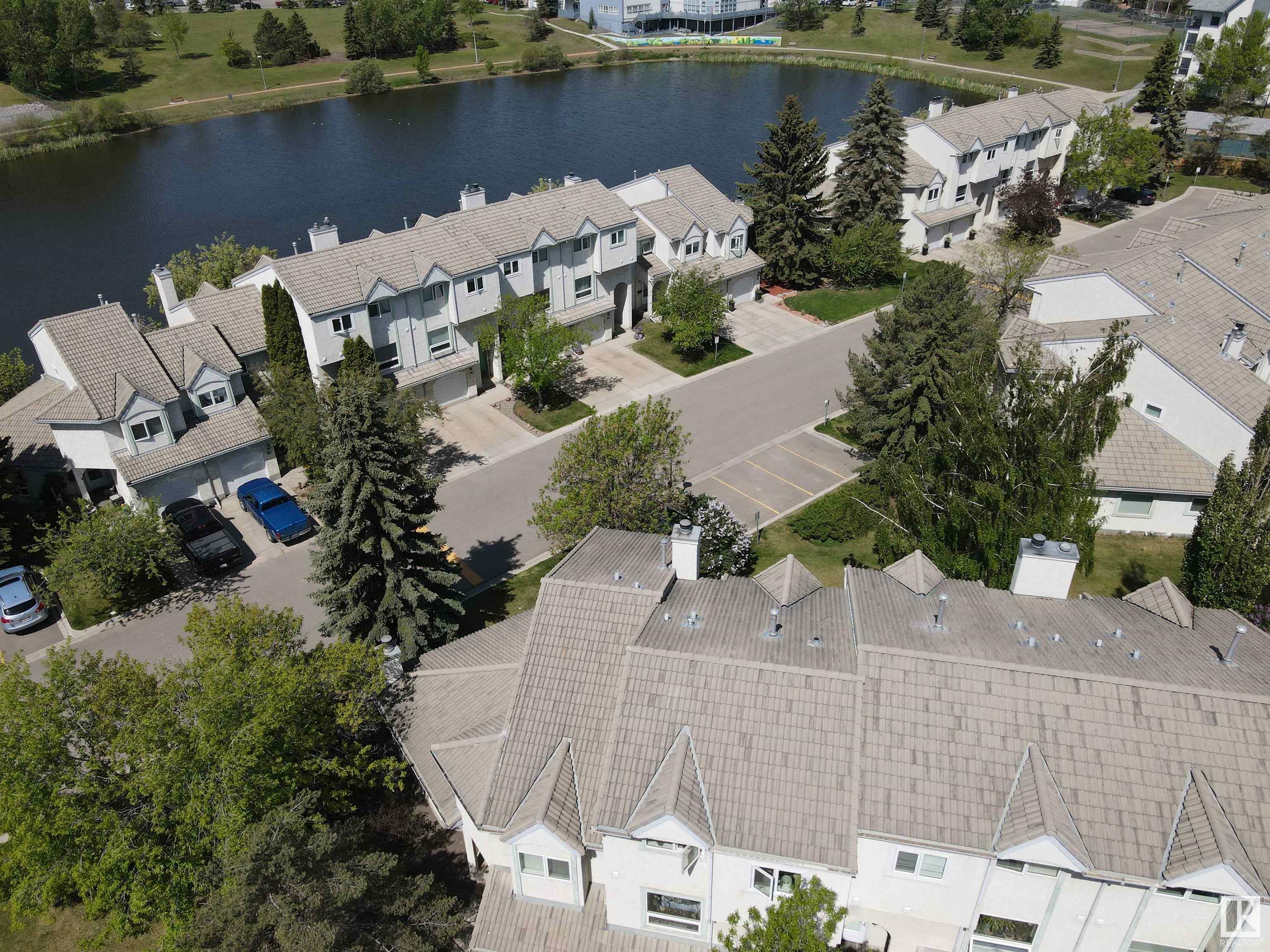 Photo de la propriété: 9520 174 Street NW 34 AB T5T 5Z3