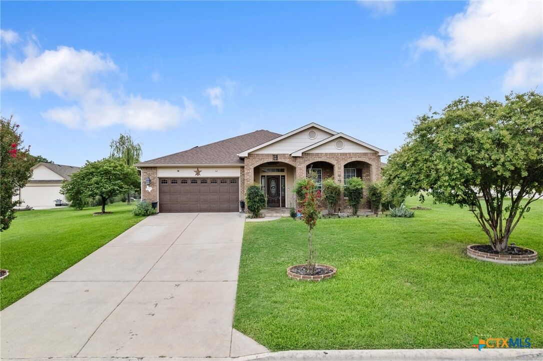 Property Photo: 100 Rustler Circle TX 76548