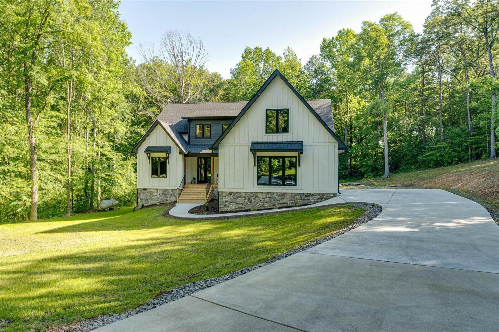 Property Photo:  505 Tanya Drive  TN 37397 