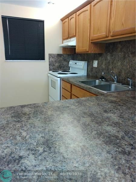 Property Photo: 2316 S Cypress Bend Dr 221 FL 33069