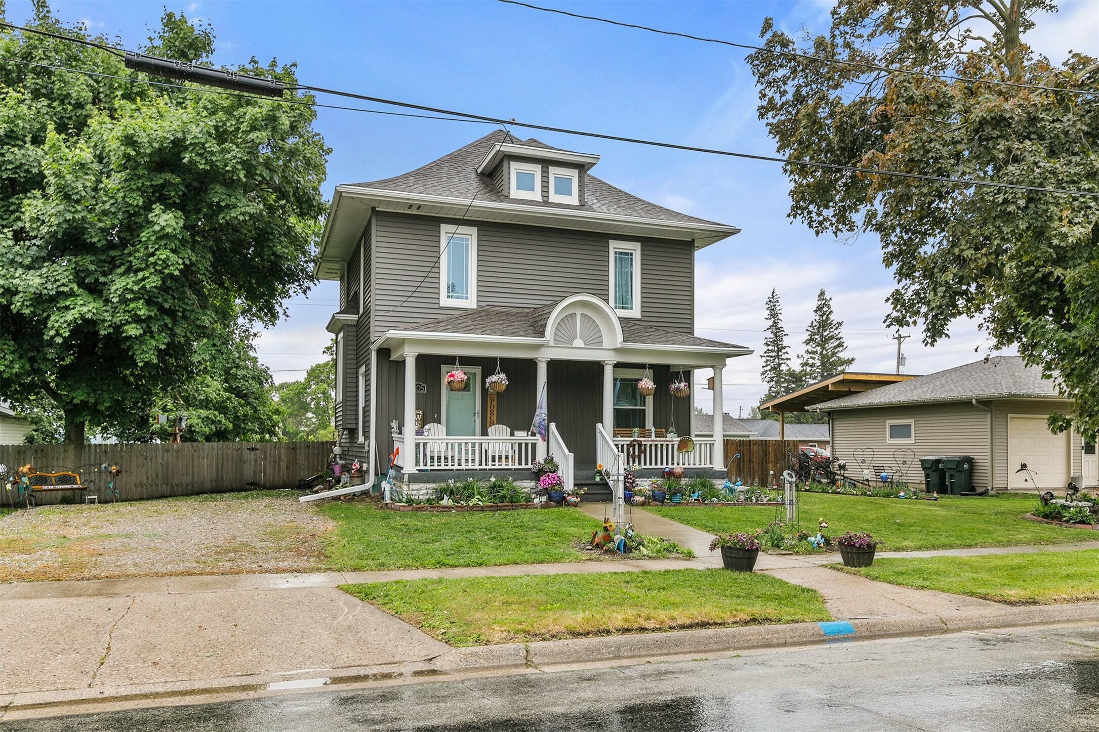 Property Photo: 305 E State Street IA 50028