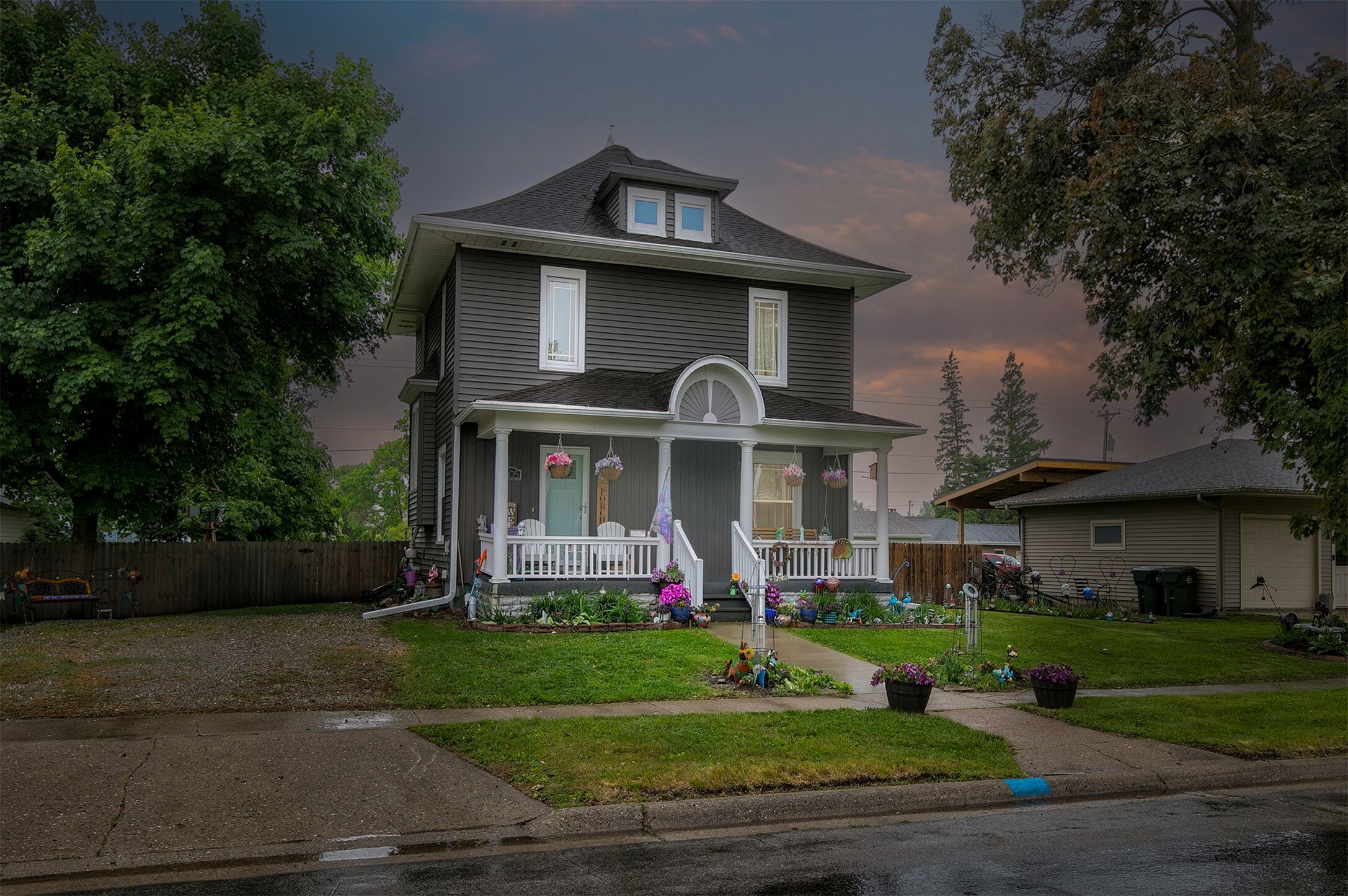 Property Photo: 305 E State Street IA 50028
