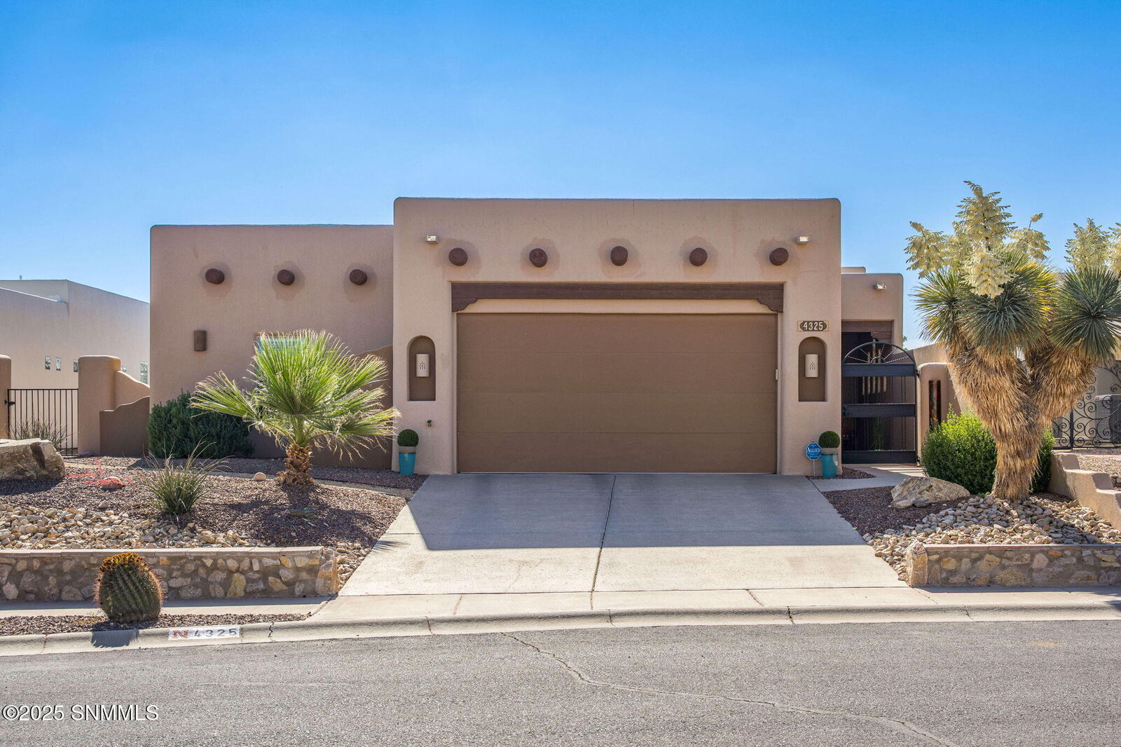 Property Photo:  4325 Hopi Court  NM 88011 