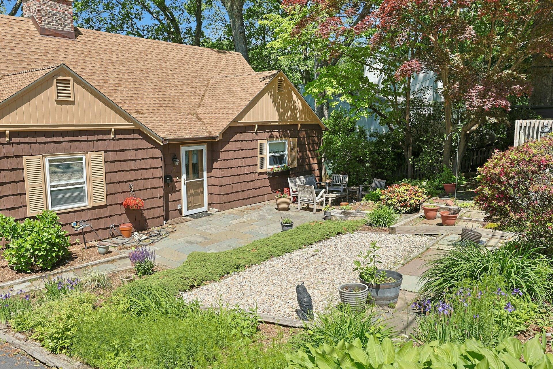 Property Photo: 7 Southminster Drive NY 10604