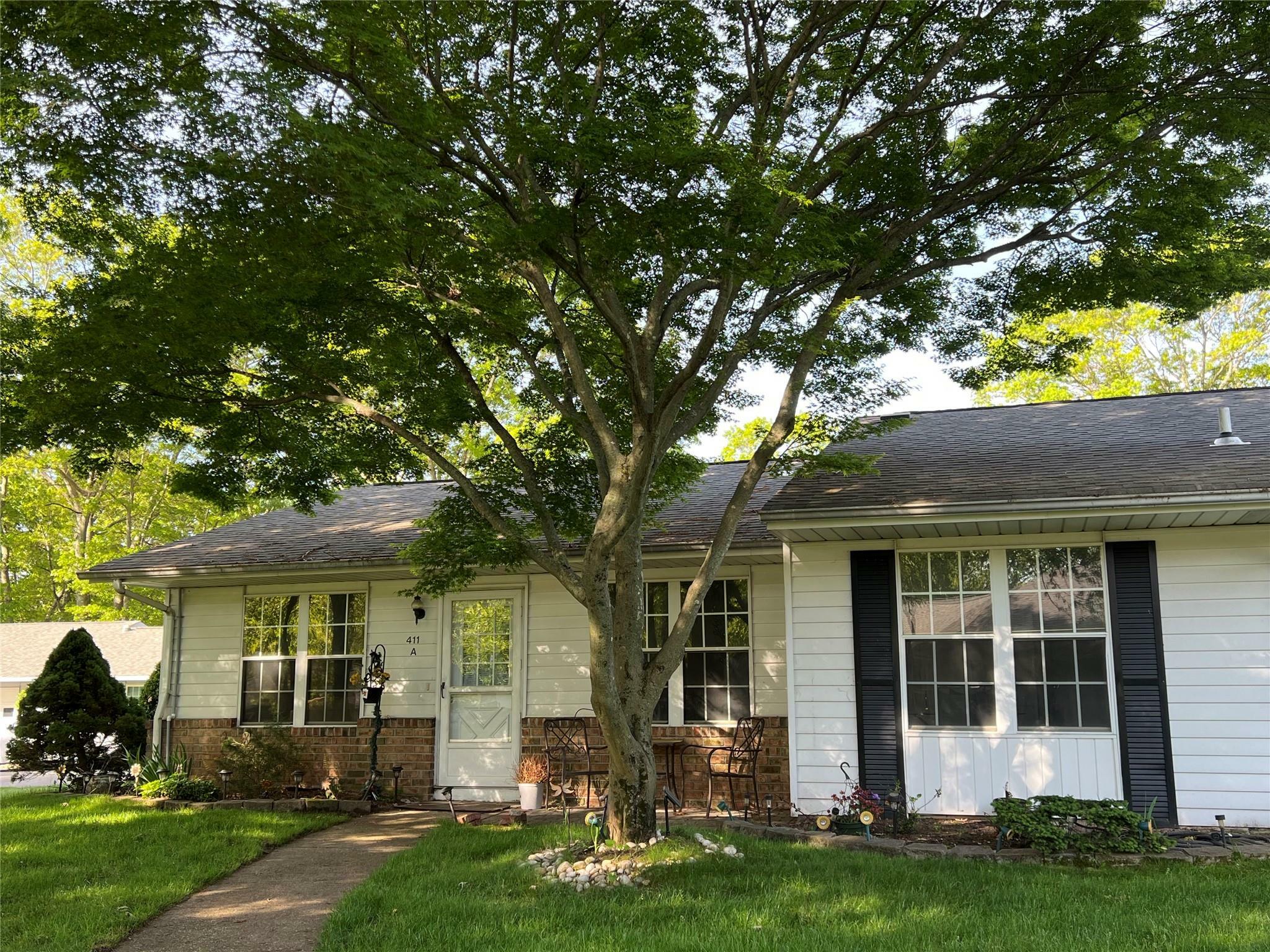 Property Photo: 411A Weymouth Court 411A NY 11961