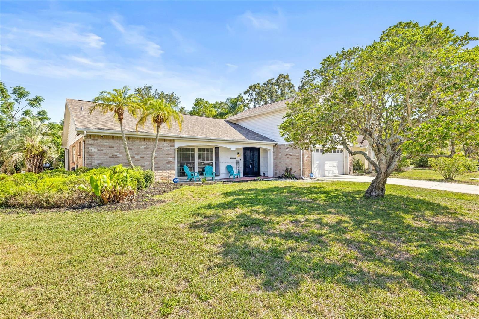 Property Photo:  12222 Meadowbrook Lane  FL 34667 