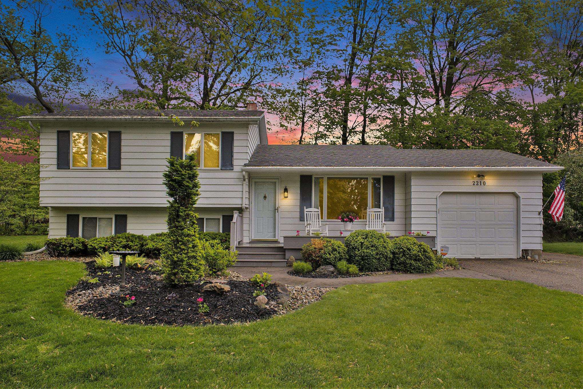 Property Photo: 2210 Inglewood Terrace MI 48867