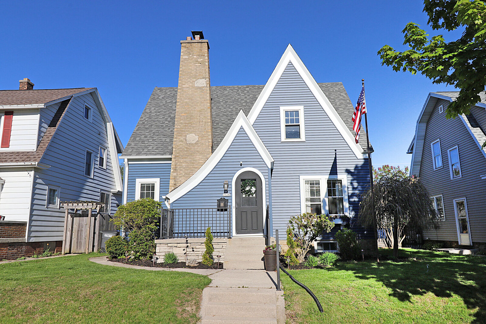 Property Photo: 2528 Elizabeth St WI 53083