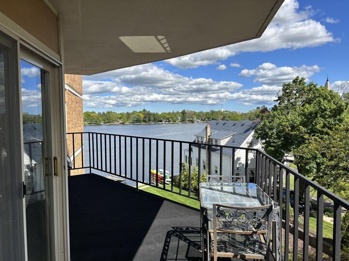 Property Photo:  333 N Lake Rd 406  WI 53066 