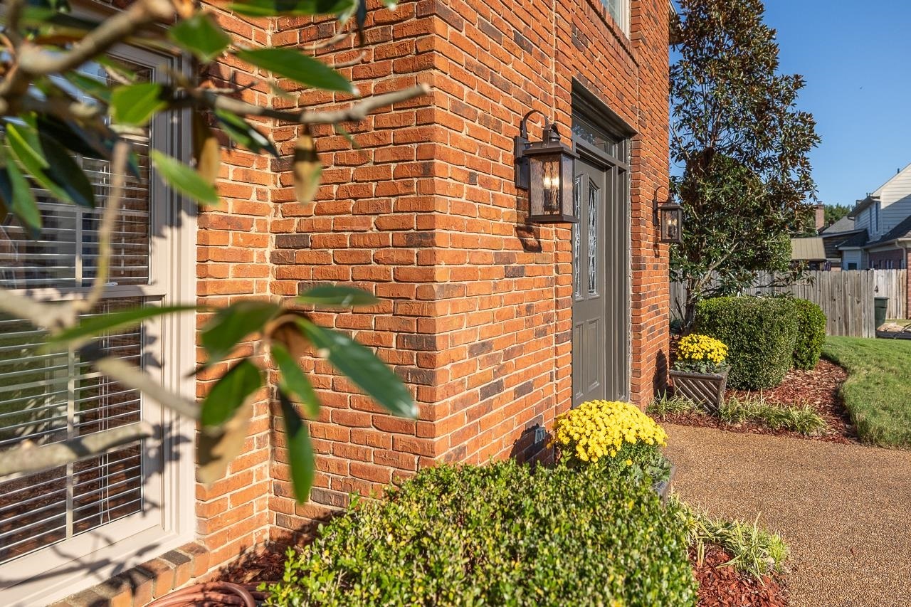 Property Photo: 1223 Elm Springs Dr TN 38017