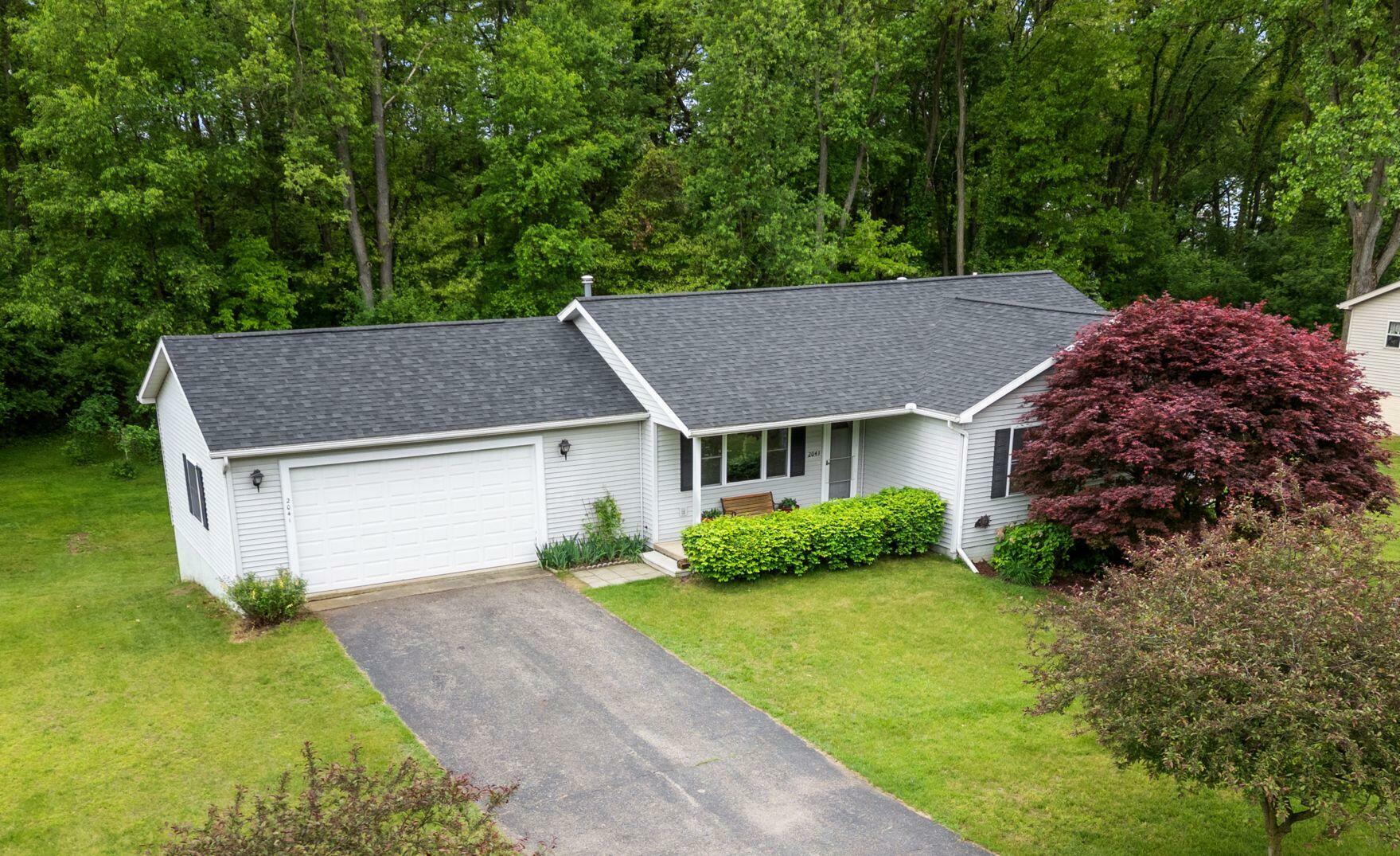 2041 Blackmer Drive  Jonesville MI 49250 photo