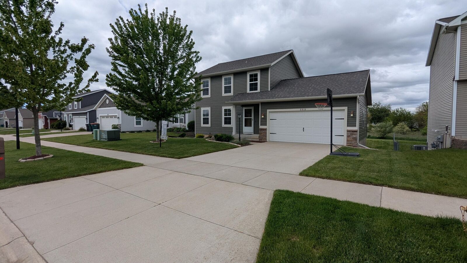Property Photo:  5919 Farmview Drive  MI 49401 