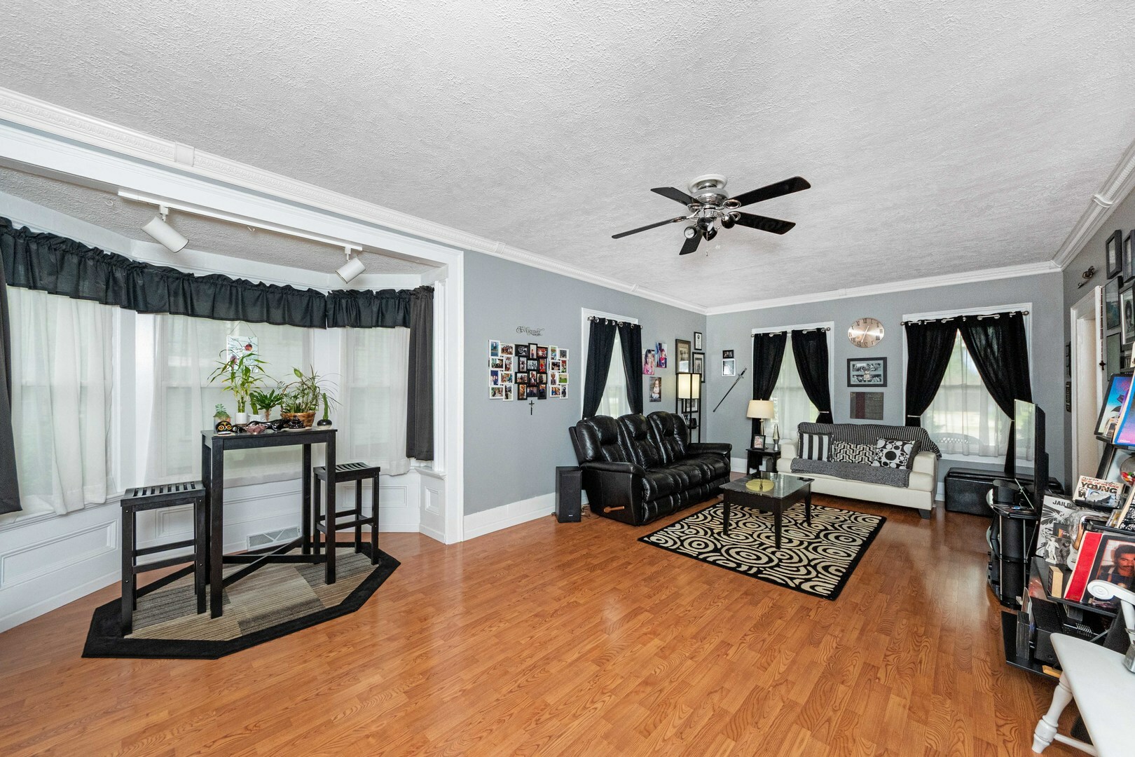Property Photo: 715 Locust Street IL 61760
