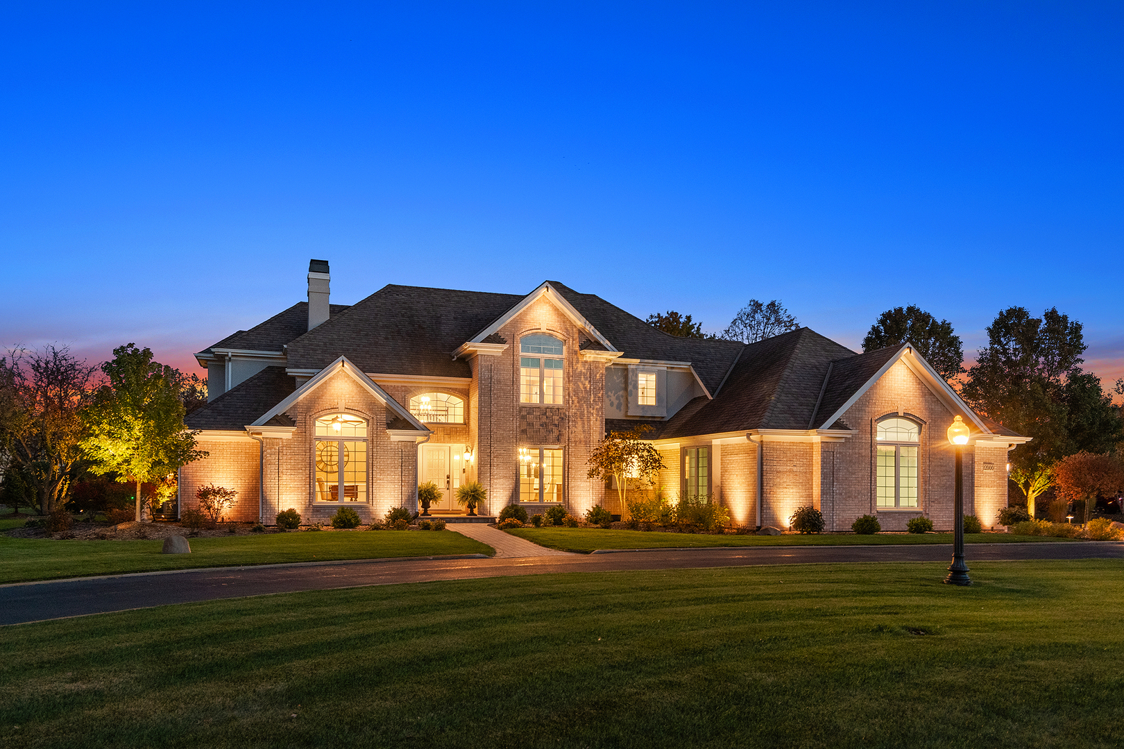 Property Photo: 12000 W Donegal Lane IL 60451