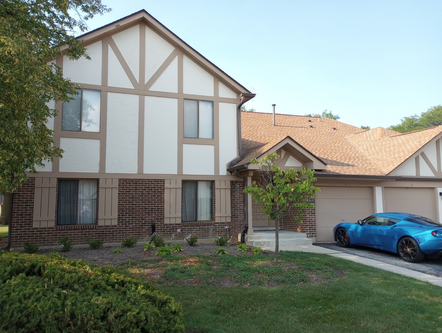 Property Photo: 826 Knottingham Drive 2B IL 60193