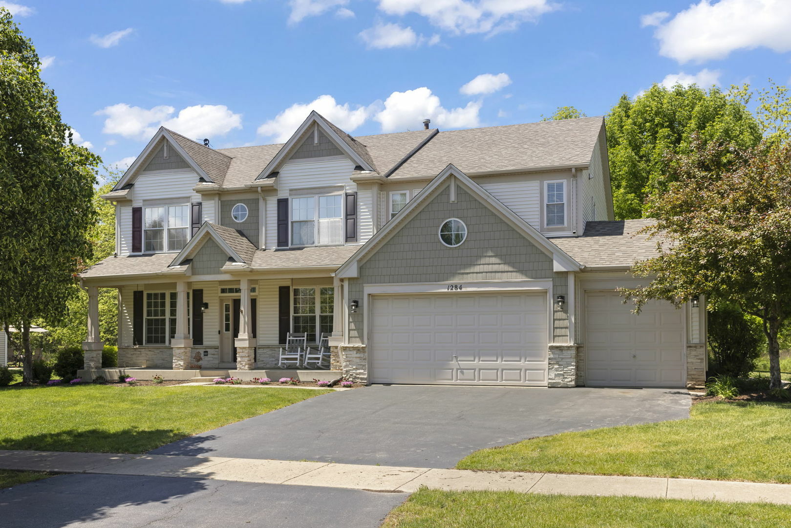 Property Photo: 1284 McDole Drive IL 60554