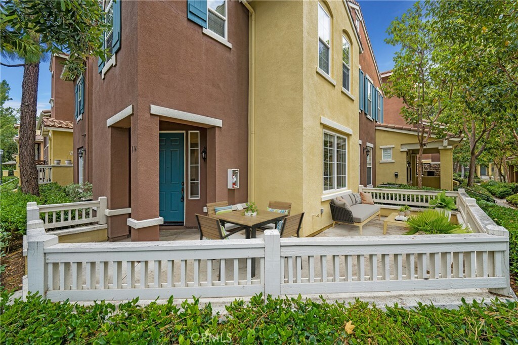 Property Photo: 614 Timberwood CA 92620