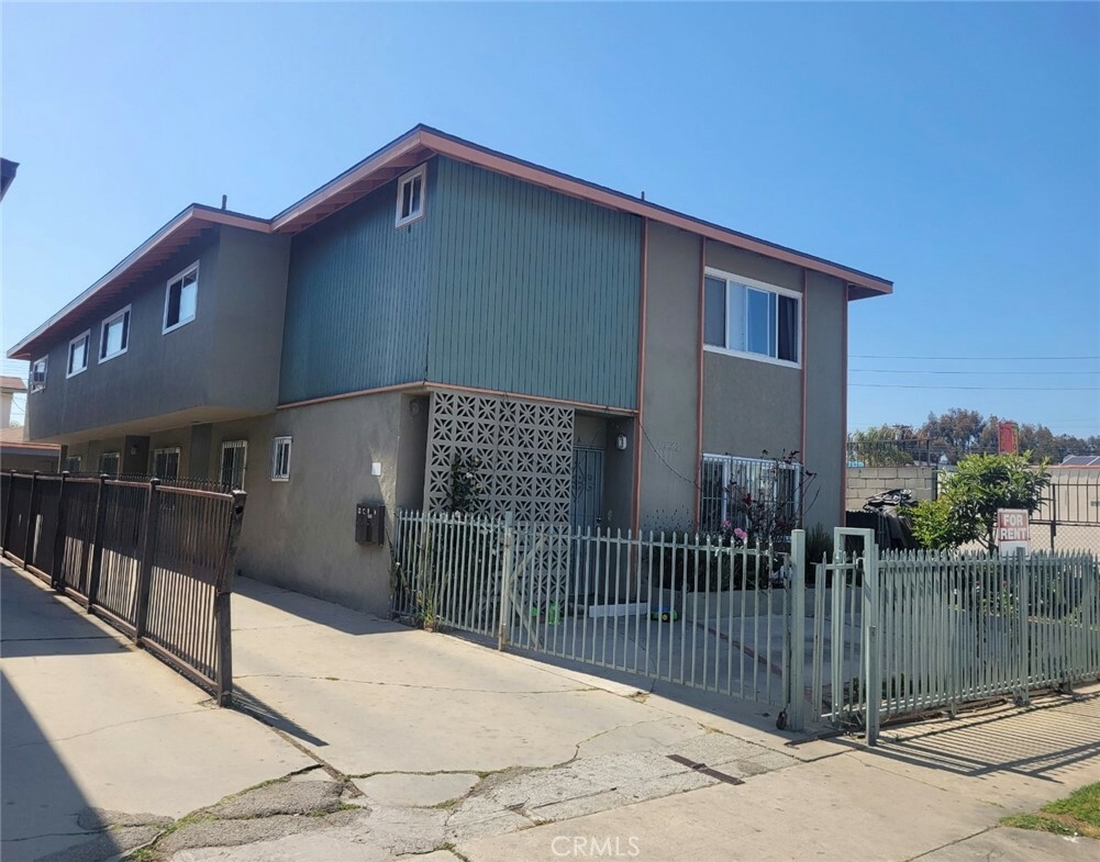 Property Photo:  11423 Eucalyptus Ave  CA 90250 