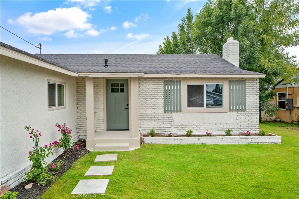 Property Photo: 629 Ford Street CA 92879