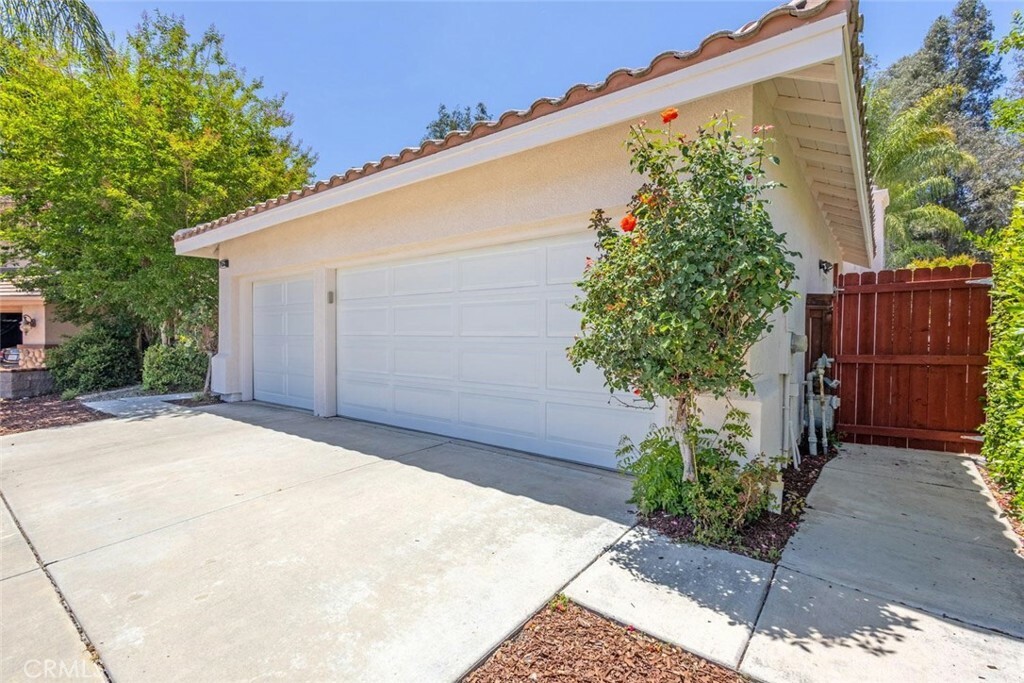 Property Photo:  24563 Calle Perla  CA 92562 