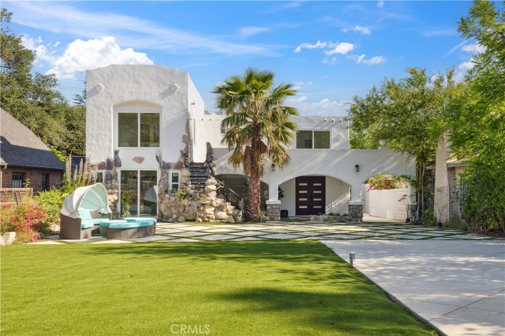 Property Photo: 1290 E Woodbury Road CA 91104
