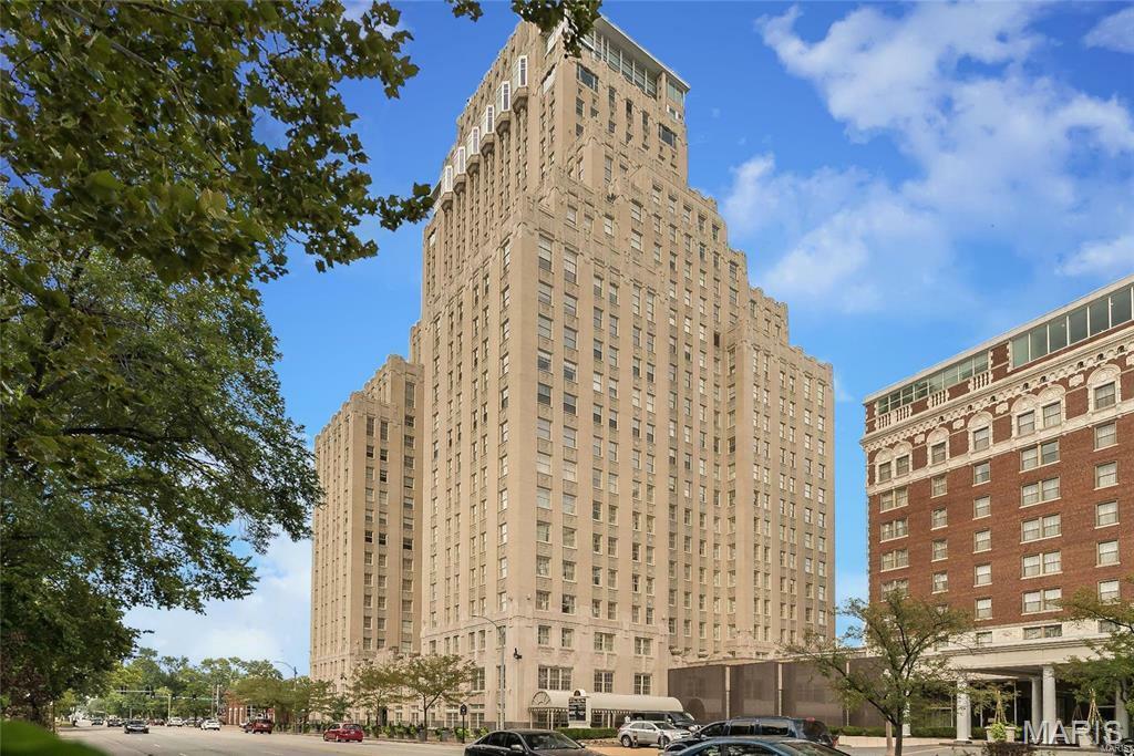Property Photo: 232 N Kingshighway Boulevard 907 MO 63108