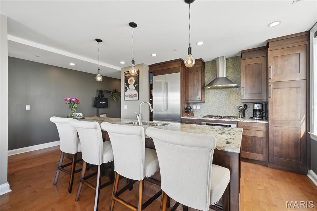 Property Photo:  232 N Kingshighway Boulevard 907  MO 63108 