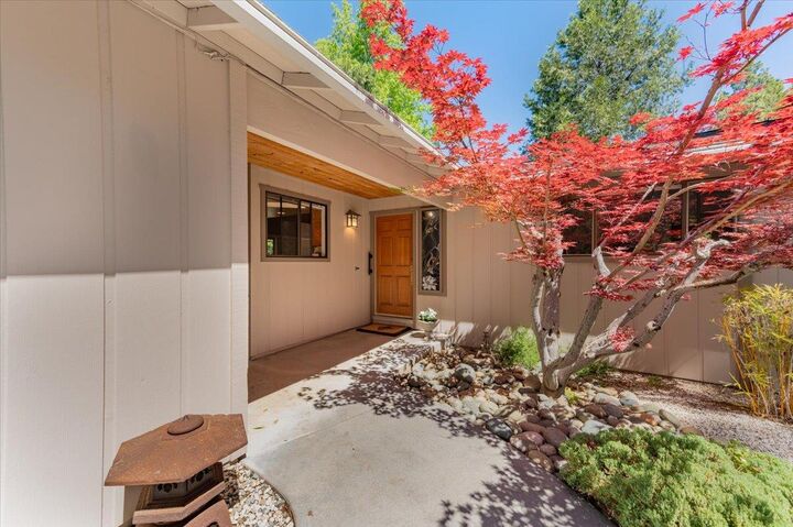 Property Photo: 322 Empire Court CA 95945