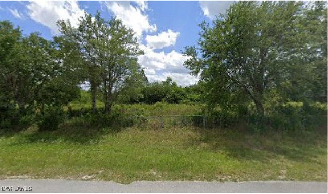Property Photo:  620 Shady Hollow Boulevard W  FL 34120 