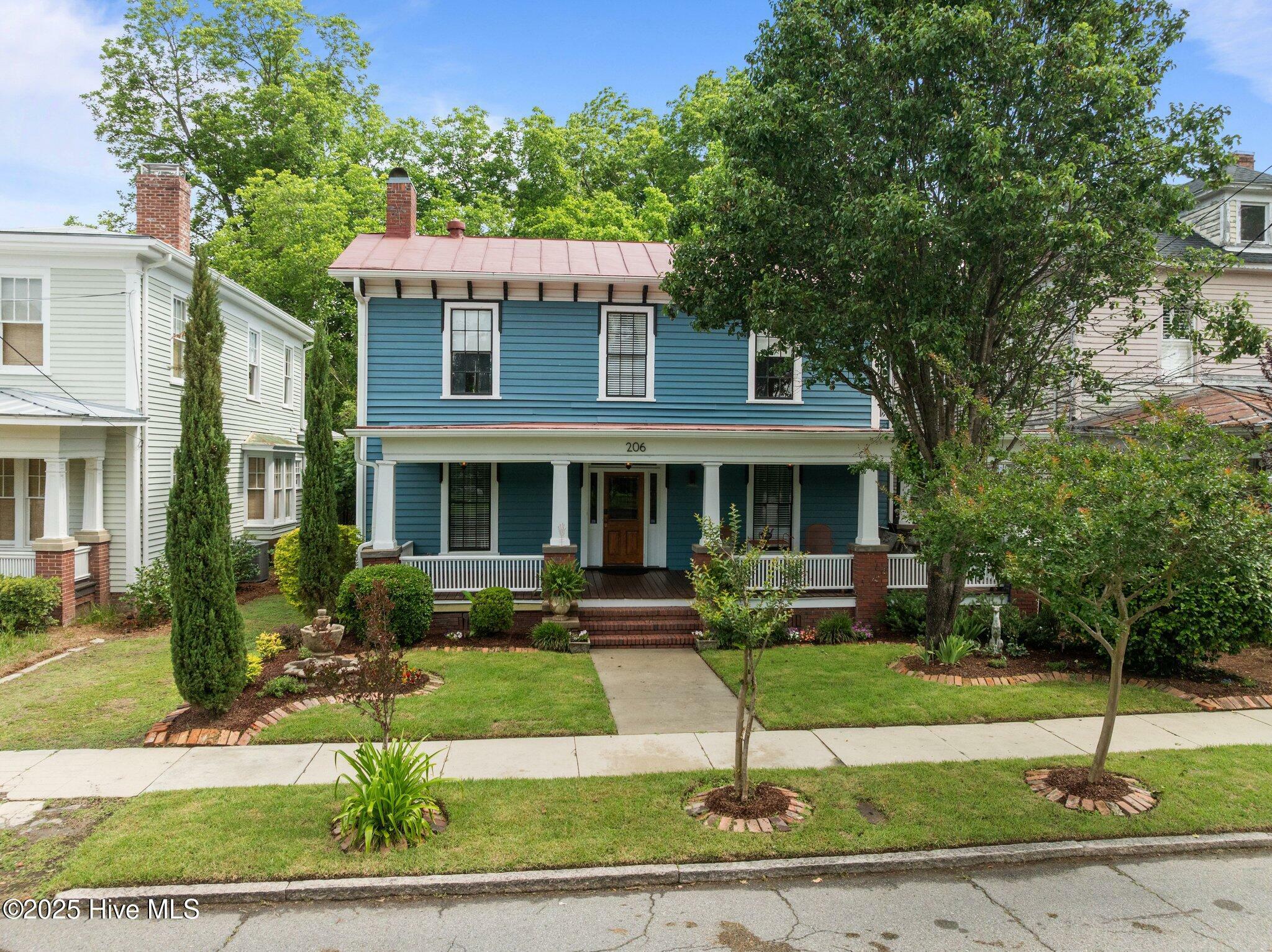 Property Photo: 206 E 2nd Street NC 27889