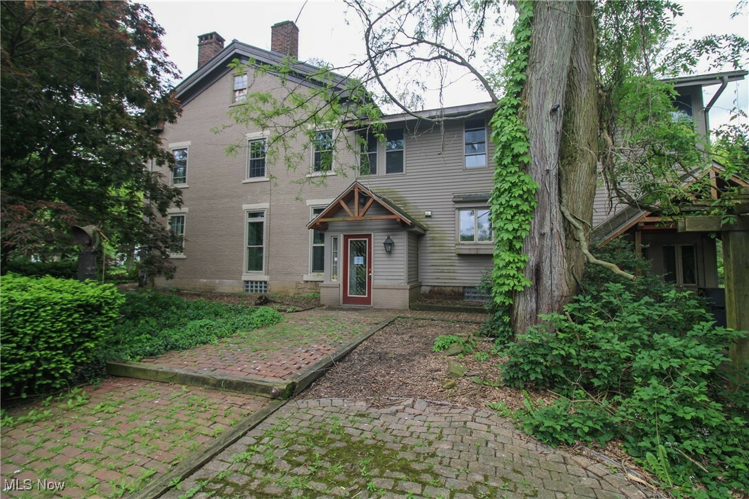 Property Photo: 1268 Tait Road SW OH 44481