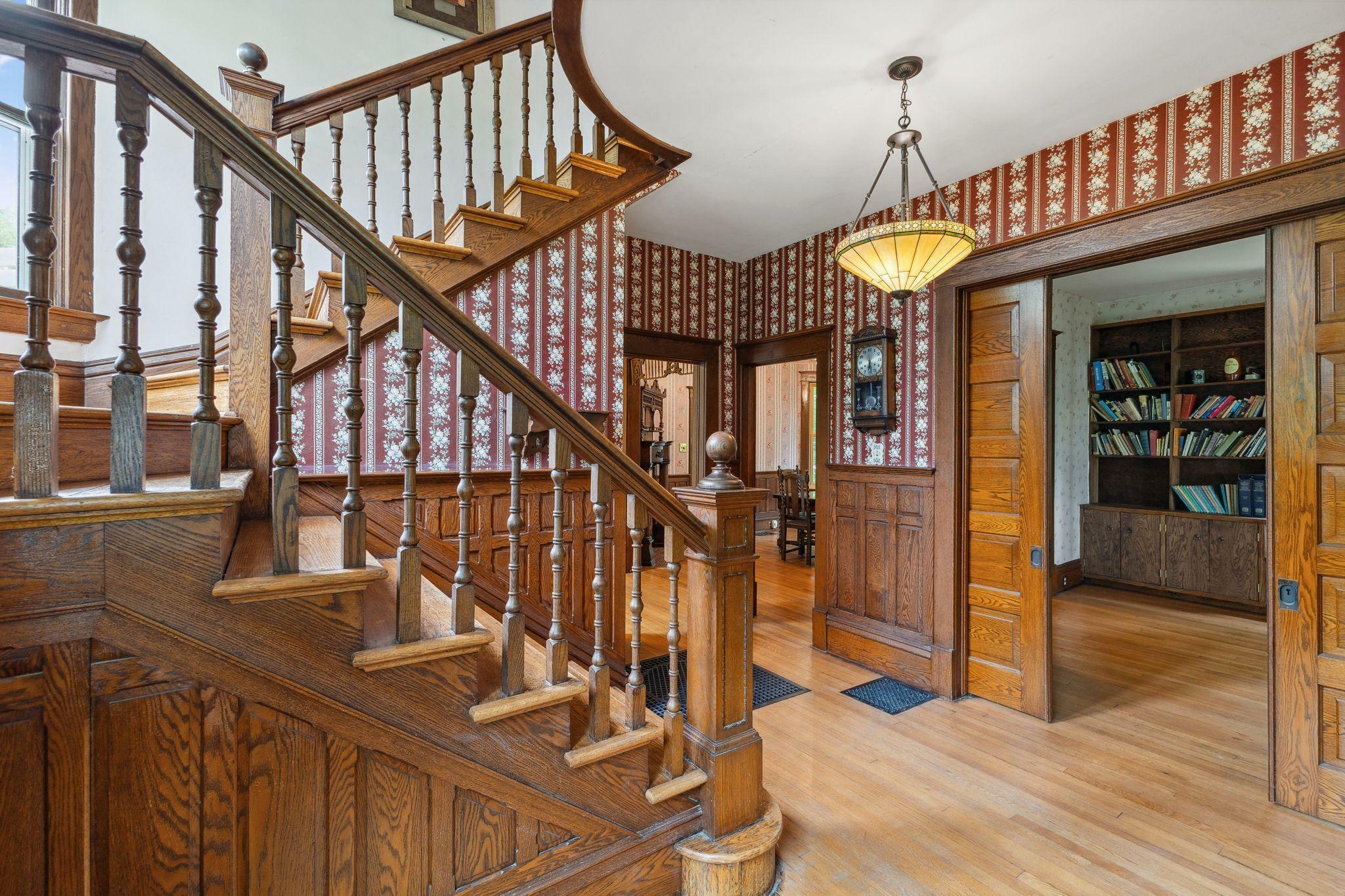 Property Photo:  216 Summit Avenue  MN 55012 