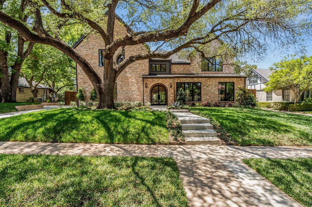 Property Photo:  2426 Stadium Drive  TX 76109 