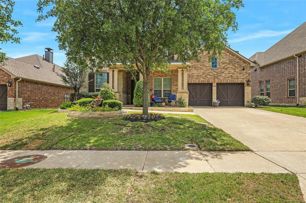 Property Photo: 955 Champions Way TX 76262