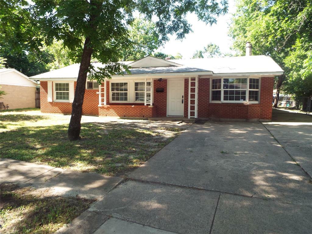 Property Photo:  337 W Coral Way  TX 75051 