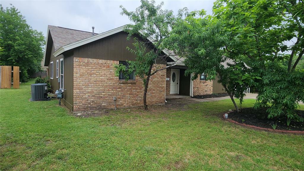 Property Photo: 3308 29th Street TX 76111