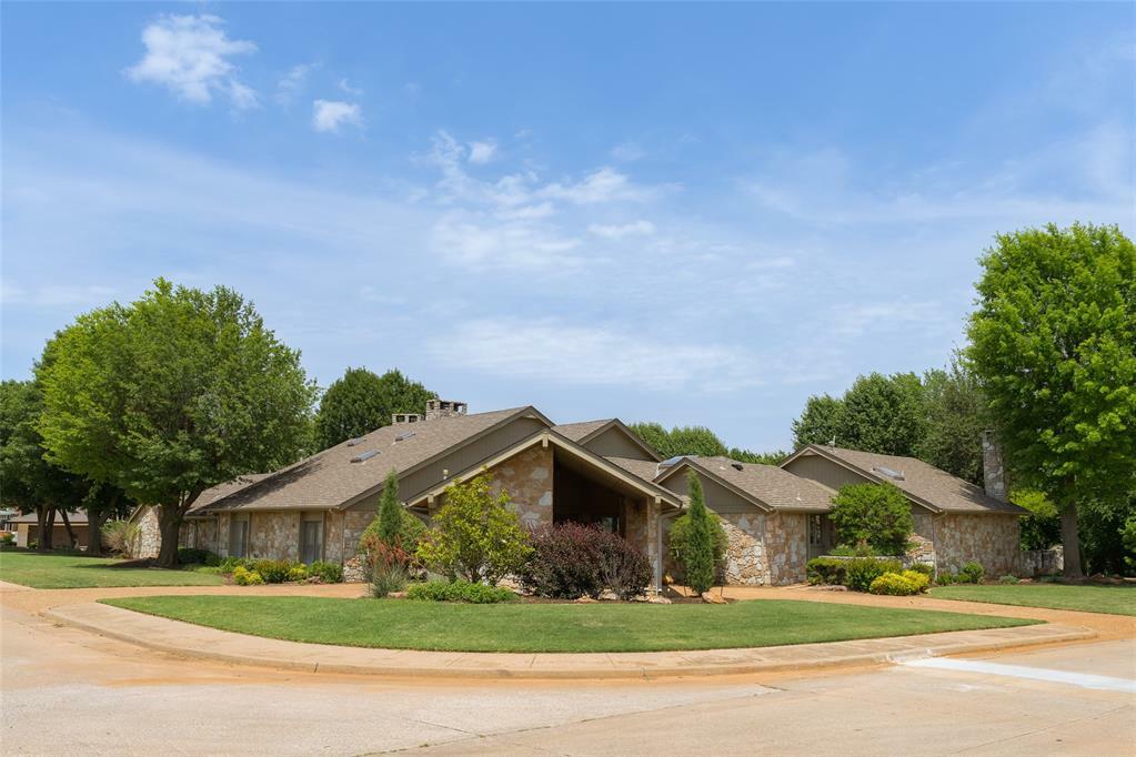Property Photo: 1103 Saint Andrews Drive OK 73025
