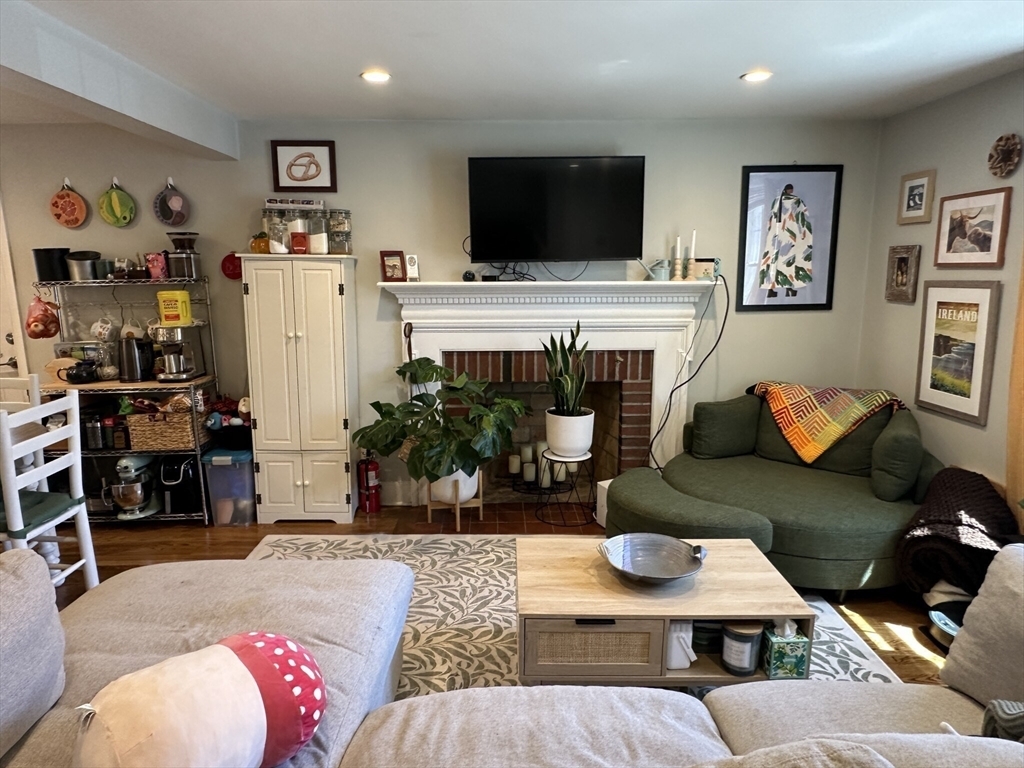 Property Photo:  6 Hazelmere Rd 1  MA 02131 