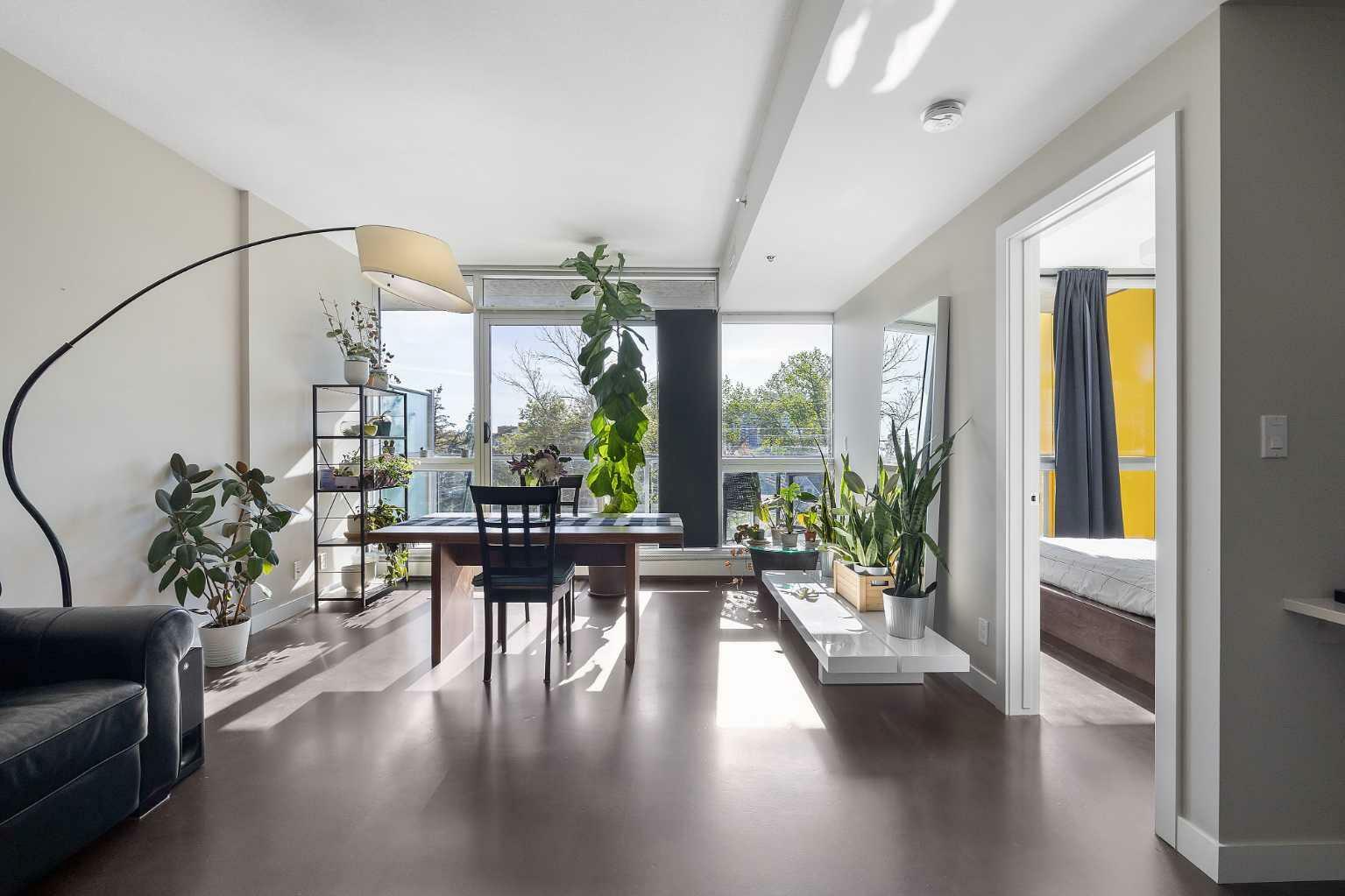 Photo de la propriété: 235 9A Street NW 403 AB T2N 4H7