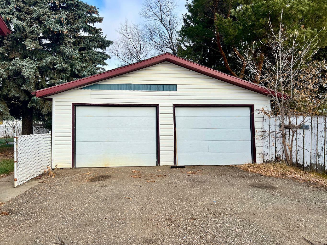 Property Photo:  1014 17 Avenue  AB T9W 1A1 