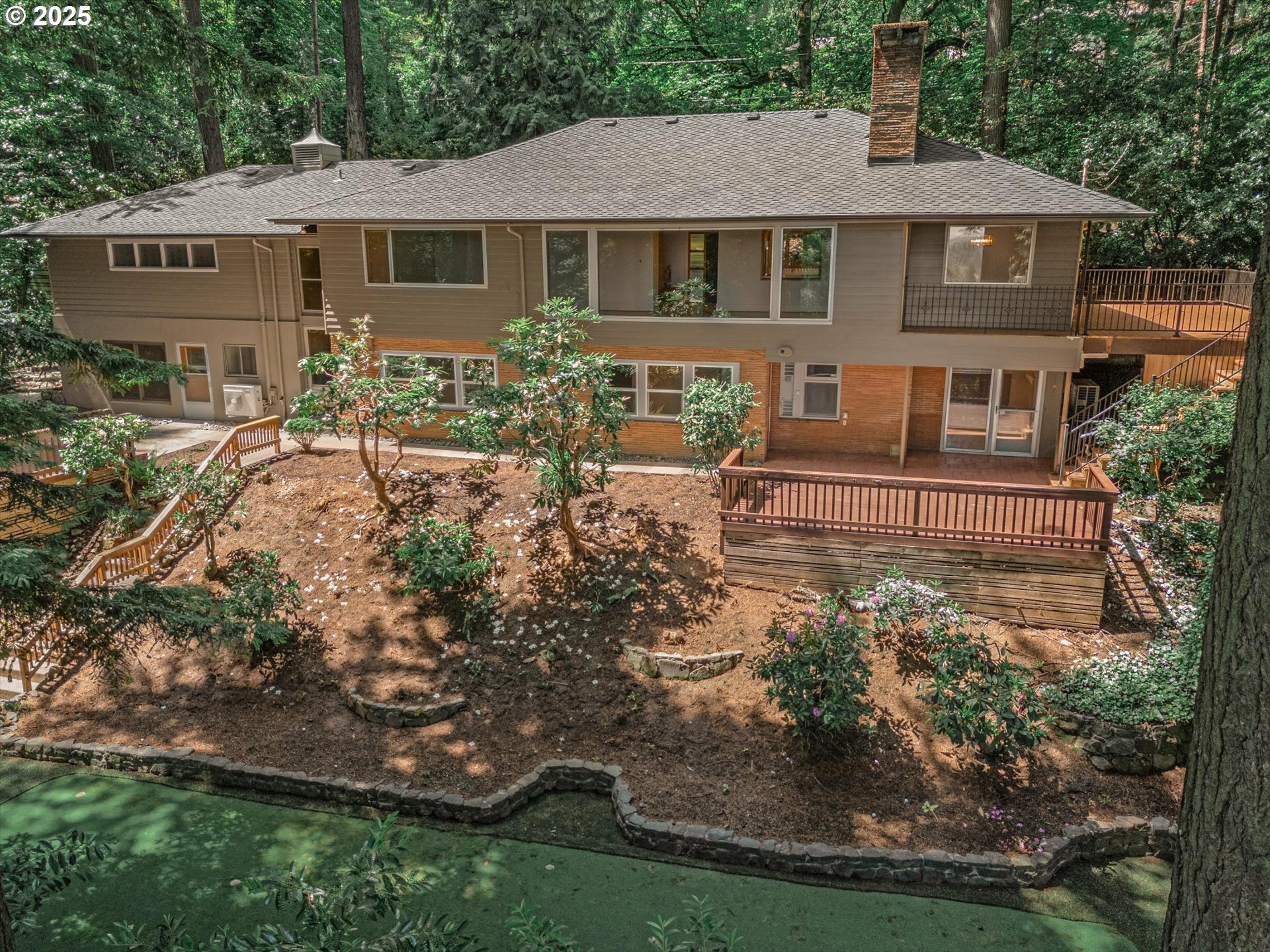 Property Photo: 10818 S Summerville Ave OR 97219