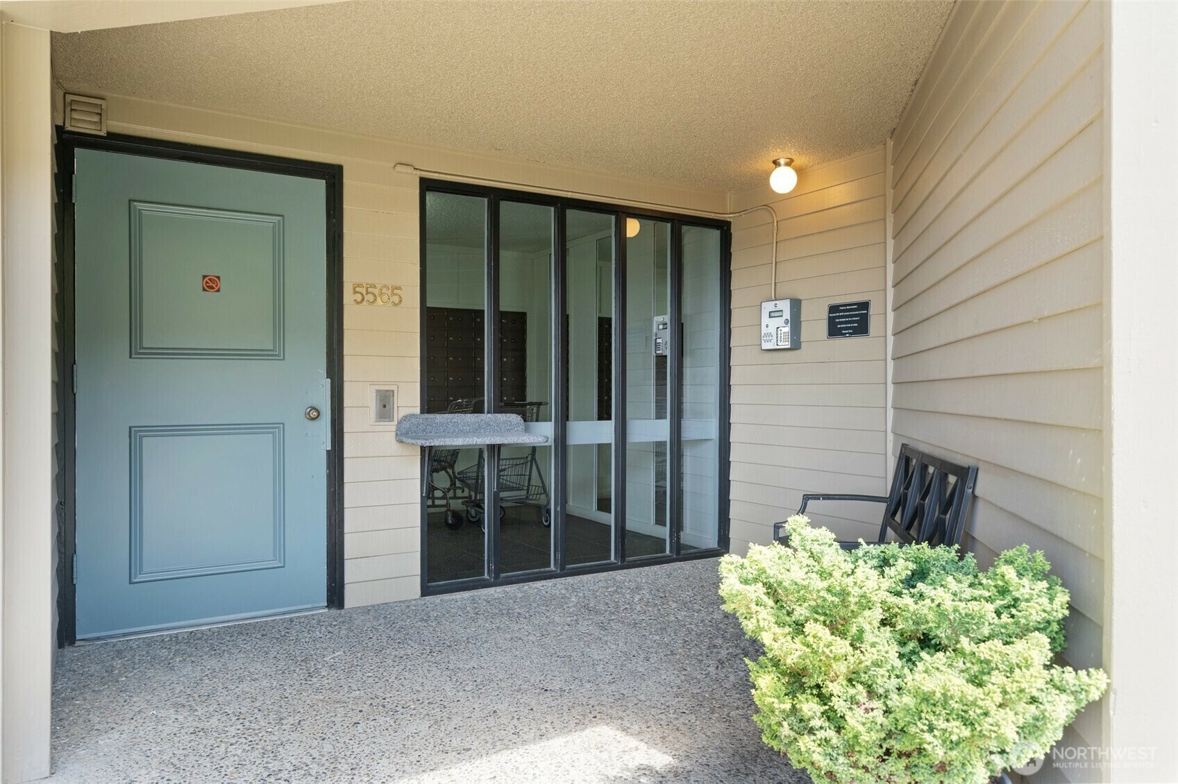 Property Photo: 5565 E Evergreen Boulevard 3104 WA 98661