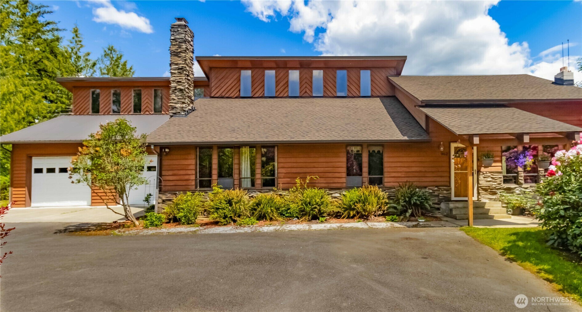 Property Photo: 962 Logan Hill Road WA 98532